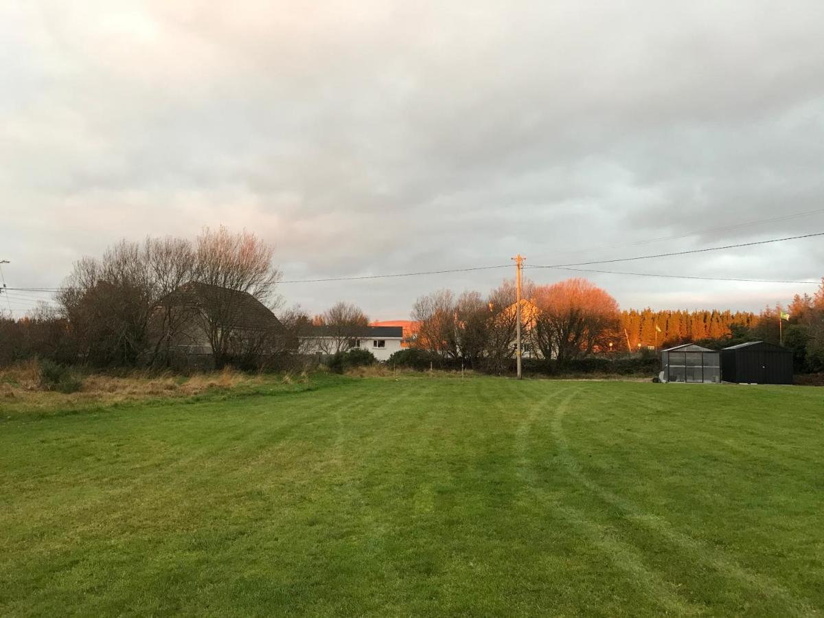 Riverbend Lodge B & B Oughterard Exterior foto
