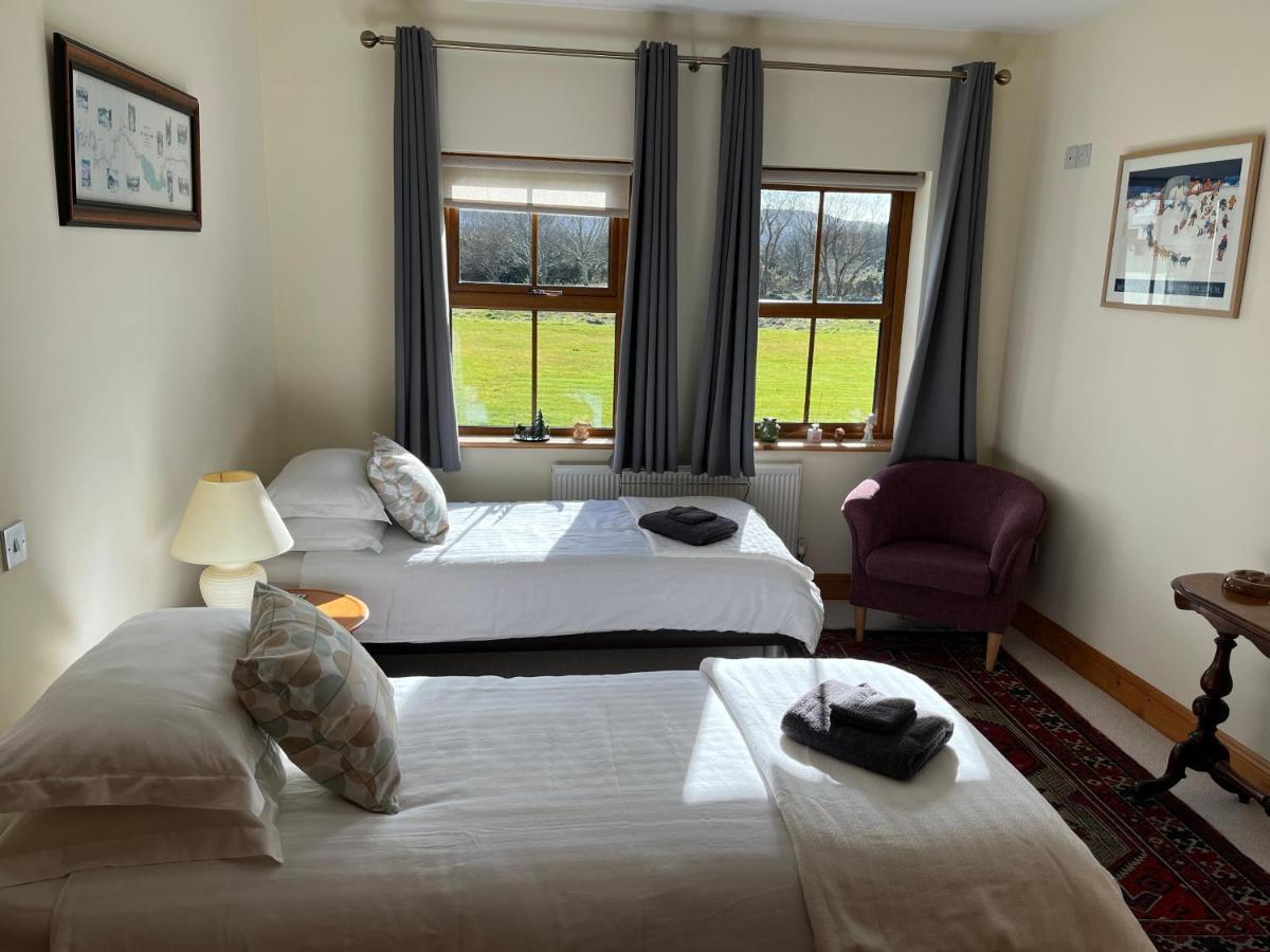 Riverbend Lodge B & B Oughterard Exterior foto
